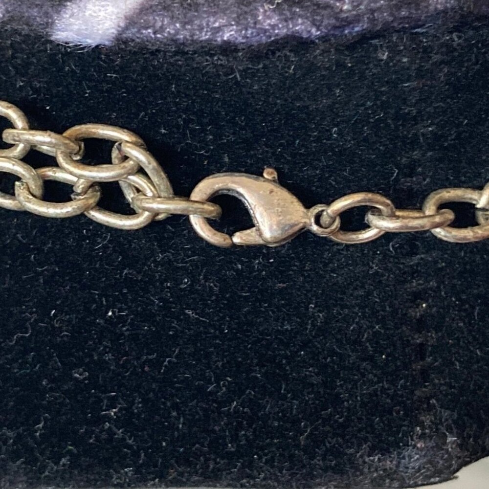 Bib Necklace Silvertone W/Cascade Embossed Medallion Plates on Chain preloved - Picture 2 of 6
